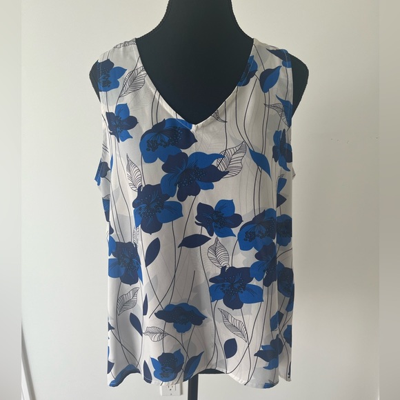 W5 Printed Floral Sheer Sleeveless Top - Picture 2 of 7